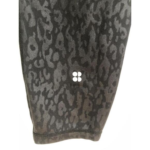 SWEATY BETTY All Day Capri Style Leggings Leopard Animal Print Size L One Pocket - Picture 1 of 10